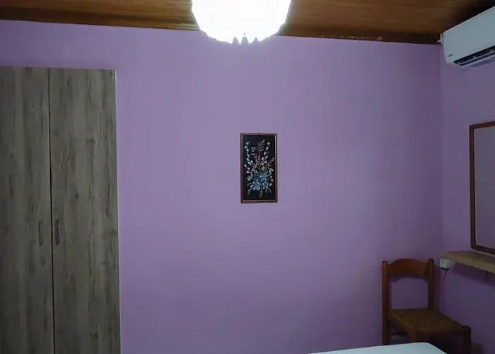 Aphrodite's House * 斯卡拉索提罗斯